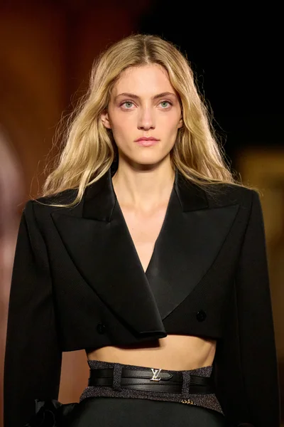 Look 80